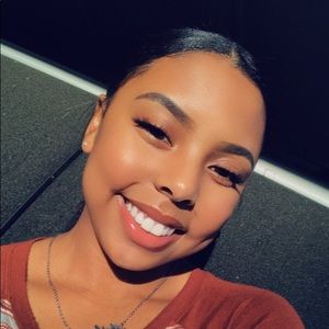 Meet your Posher, Kara